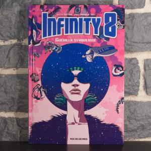 Infinity 8 - 4 Guerilla Symbolique (01)